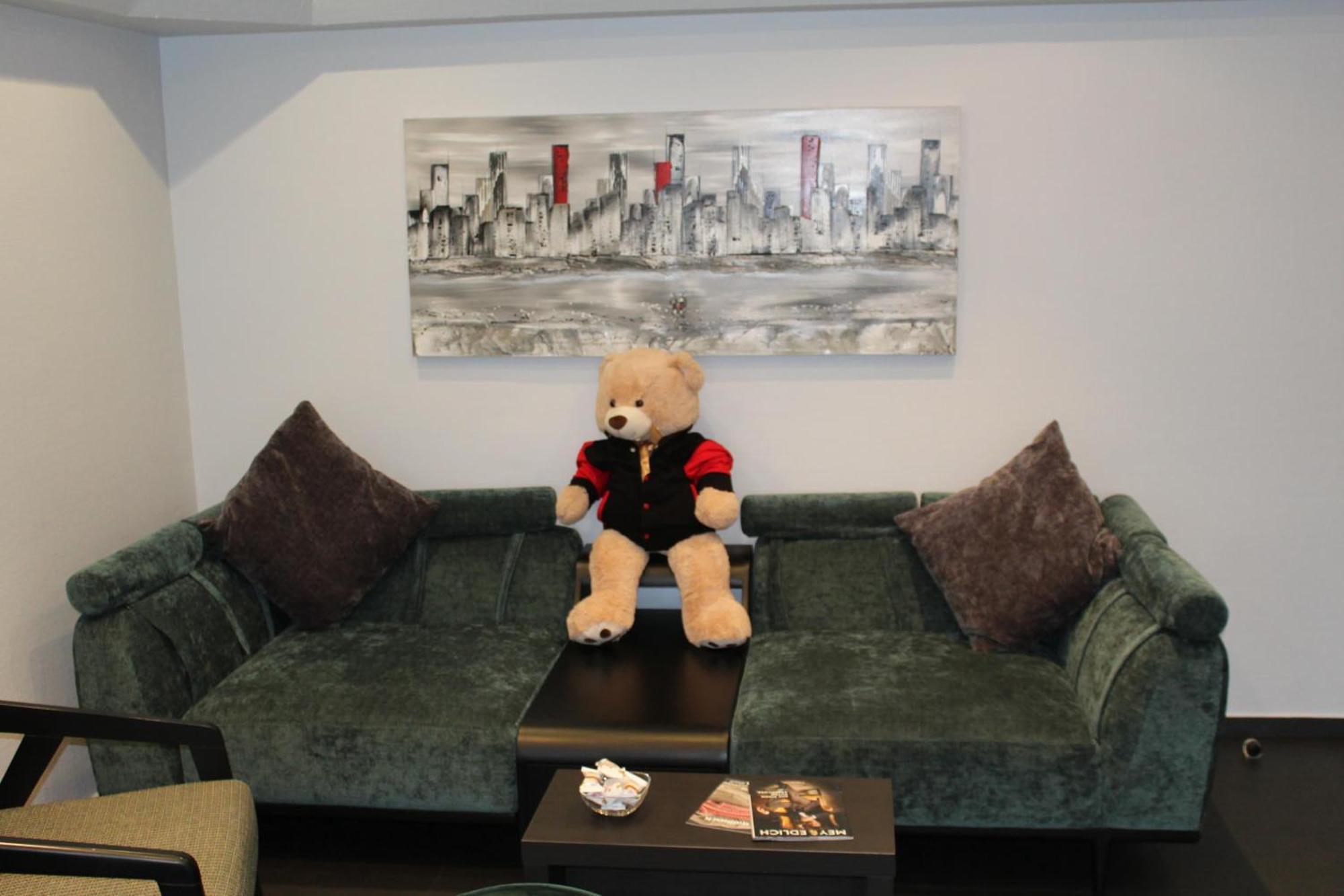 M&M Park Hotel ราเดอฟอร์มวัลด์ ภายนอก รูปภาพ